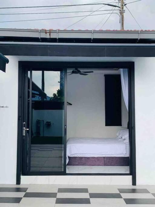 Abbie'S Private Pool Villa Bukit Mertajam Penang Luaran gambar