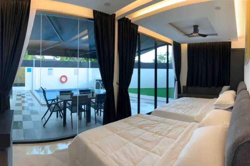 Abbie'S Private Pool Villa Bukit Mertajam Penang Luaran gambar